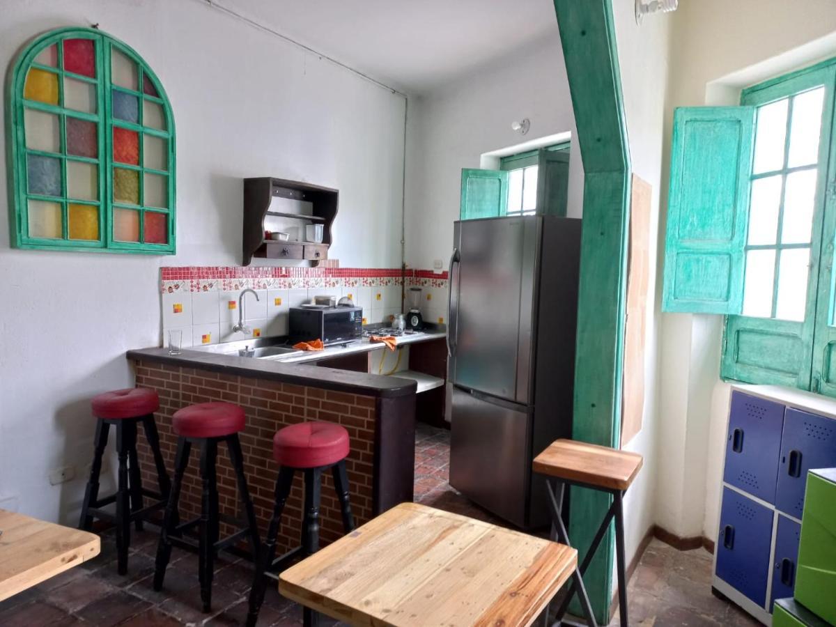 Mochileros Viajeros Hostel โบโกตา ภายนอก รูปภาพ